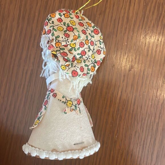 2 vintage girls in calico dresses & bonnets Christmas tree ornaments - Picture 11 of 13